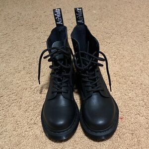 Dr. Martens Black Leather 1460 Pascal Leather Combat Boots NWOT